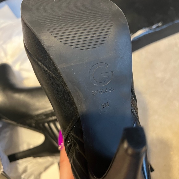 NWB Guess Booties - Picture 5 of 7